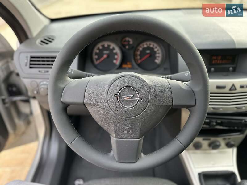 Хэтчбек Opel Astra 2008 в Одессе