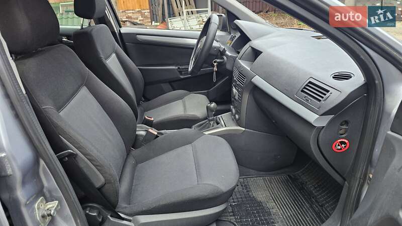 Універсал Opel Astra 2005 в Харкові