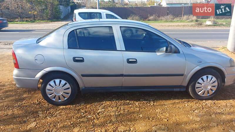 Седан Opel Astra 2006 в Одессе