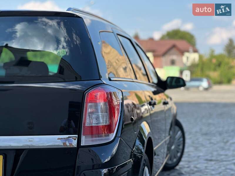 Універсал Opel Astra 2006 в Рожище