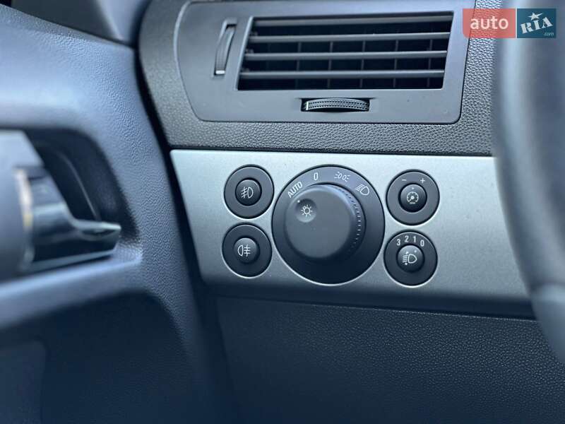 Універсал Opel Astra 2006 в Рожище