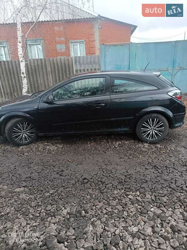 Хэтчбек Opel Astra 2006 в Чугуеве