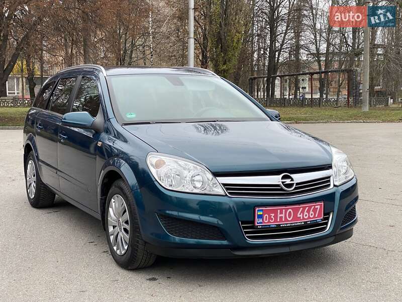 Универсал Opel Astra 2008 в Полтаве
