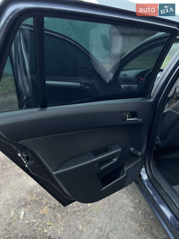Універсал Opel Astra 2009 в Броварах фото 17 Універсал Opel Astra 2009 в Броварах