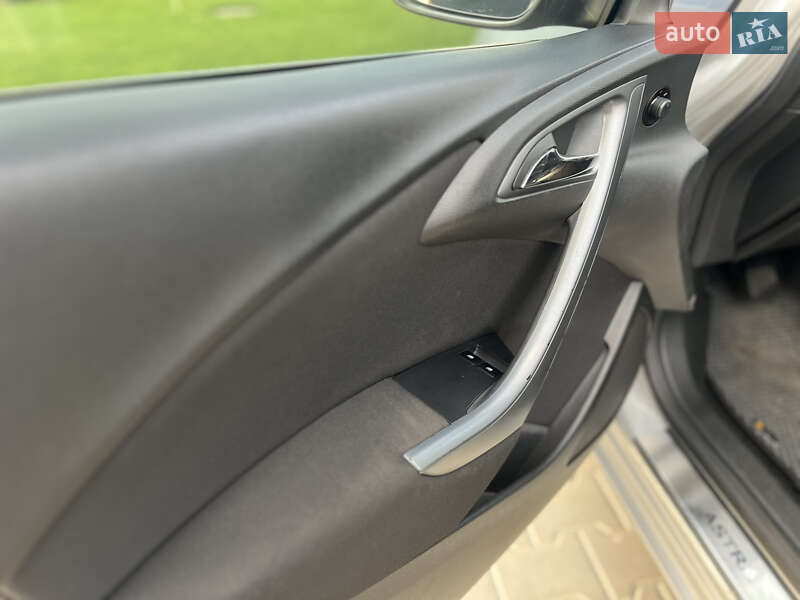 Универсал Opel Astra 2013 в Виннице