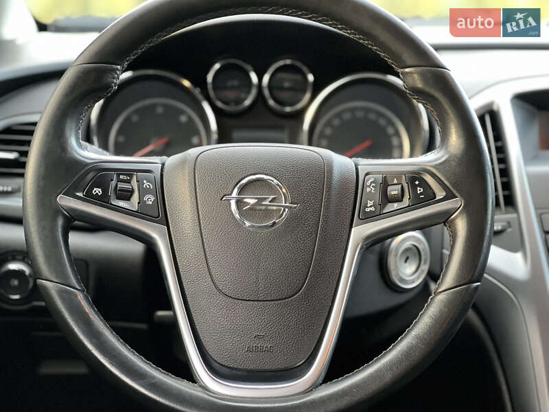 Универсал Opel Astra 2013 в Виннице