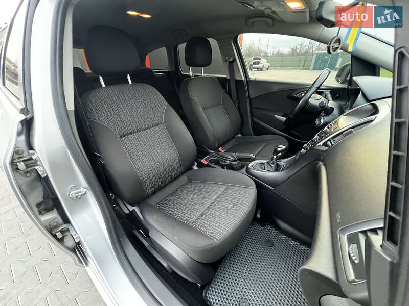 Универсал Opel Astra 2013 в Виннице