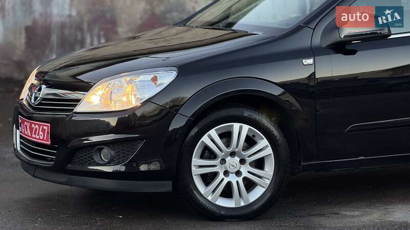 Універсал Opel Astra 2010 в Калуші