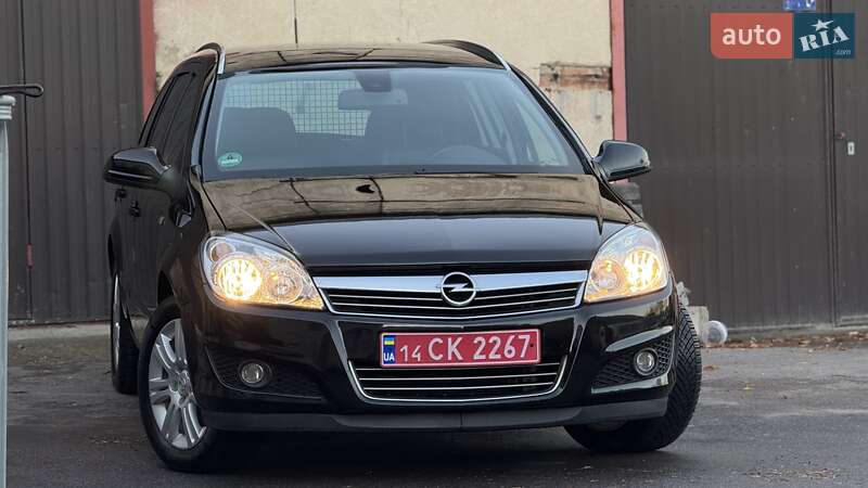 Універсал Opel Astra 2010 в Калуші