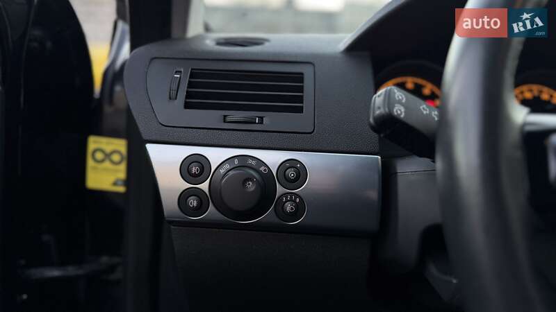 Універсал Opel Astra 2010 в Калуші