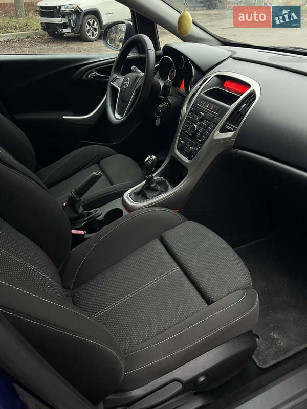 Хэтчбек Opel Astra 2010 в Харькове