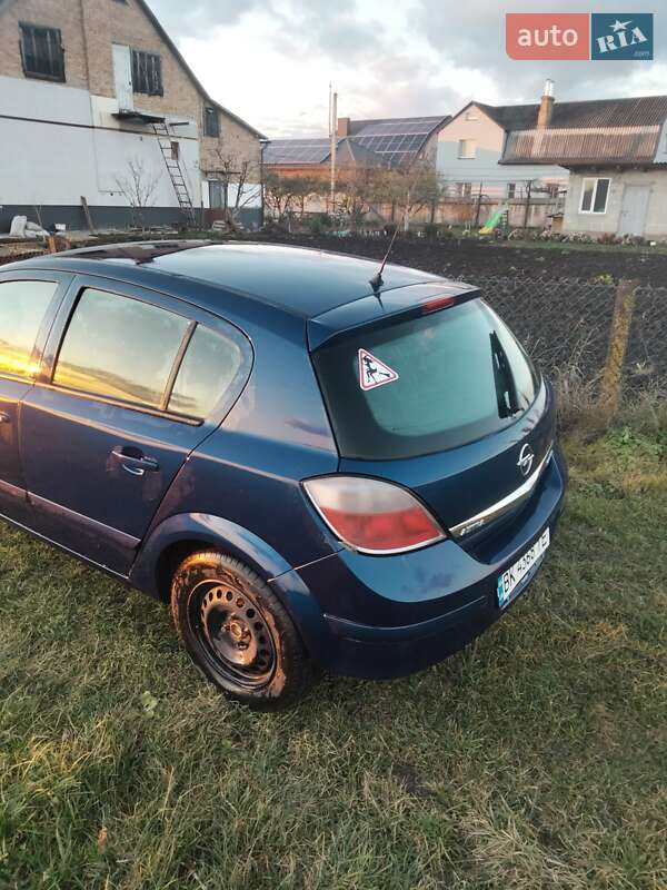 Хетчбек Opel Astra 2006 в Рівному