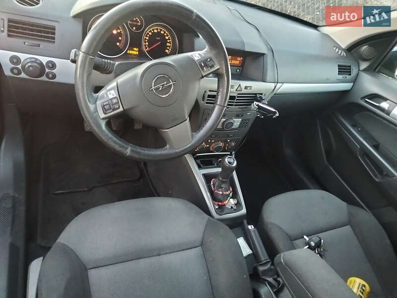 Хетчбек Opel Astra 2006 в Рівному