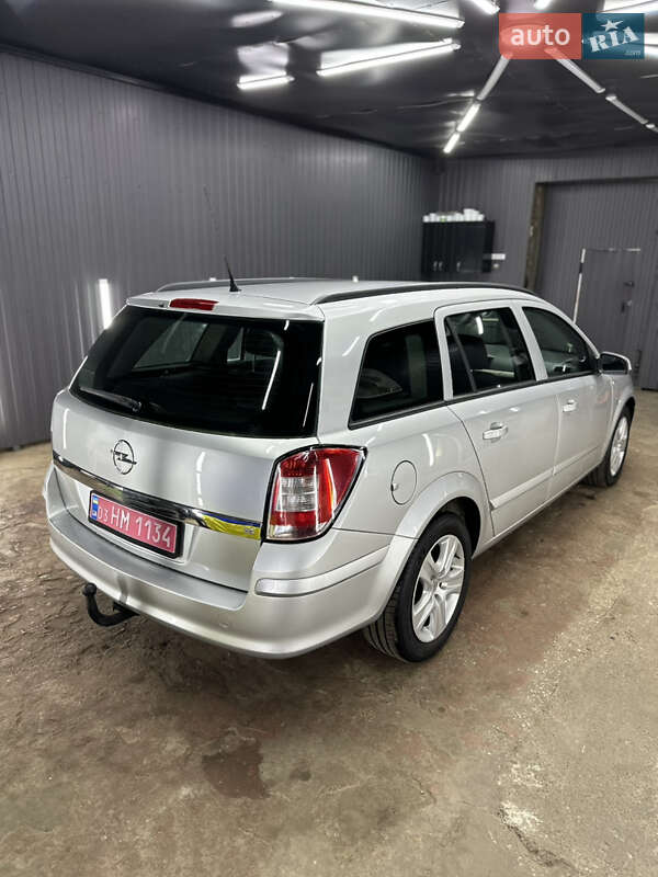 Універсал Opel Astra 2008 в Києві