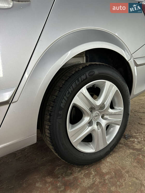 Універсал Opel Astra 2008 в Києві