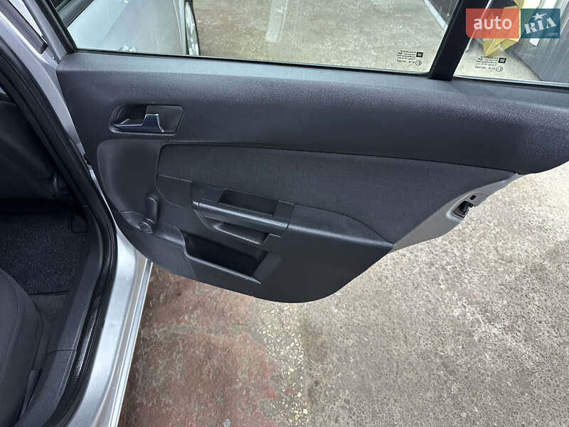 Універсал Opel Astra 2008 в Києві