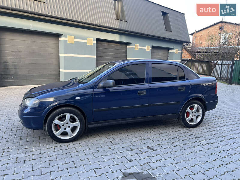 Седан Opel Astra 2007 в Изяславе