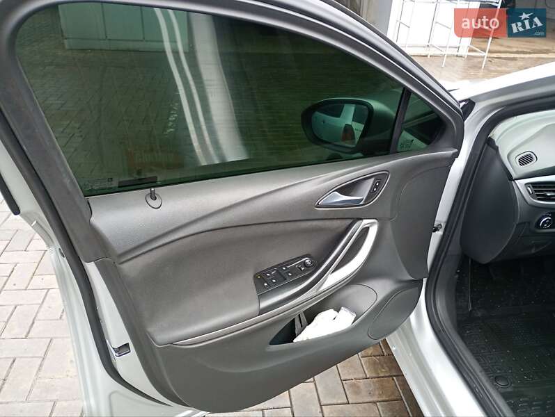 Универсал Opel Astra 2017 в Николаеве