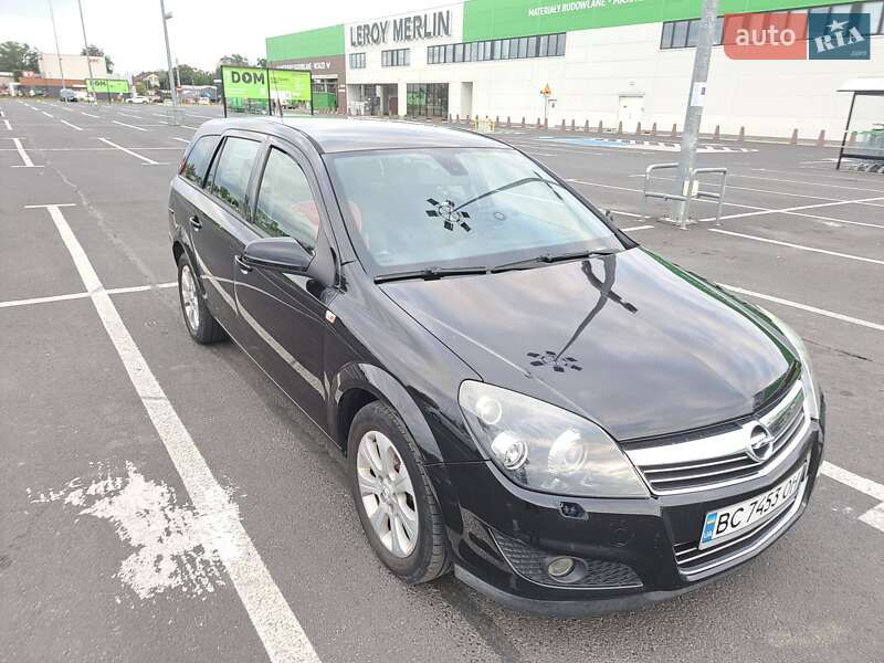 Універсал Opel Astra 2009 в Львові