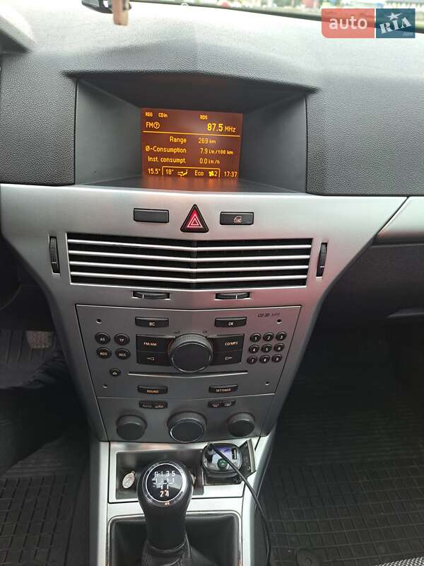 Універсал Opel Astra 2009 в Львові