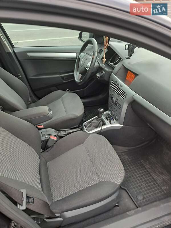 Універсал Opel Astra 2009 в Львові