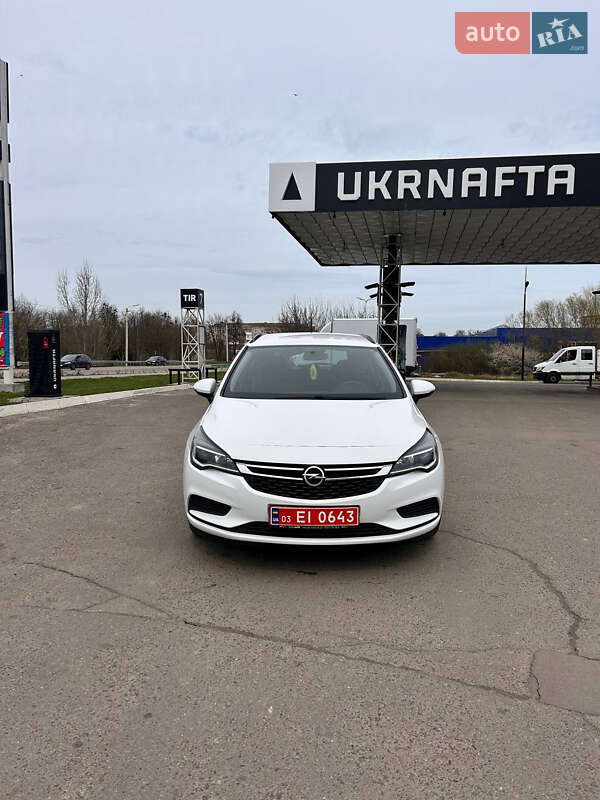 Універсал Opel Astra 2019 в Рівному
