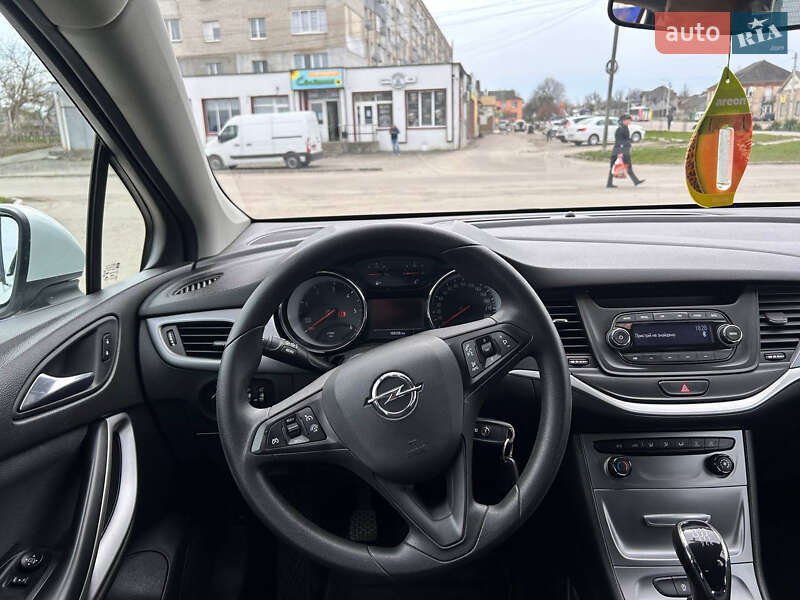 Універсал Opel Astra 2019 в Рівному