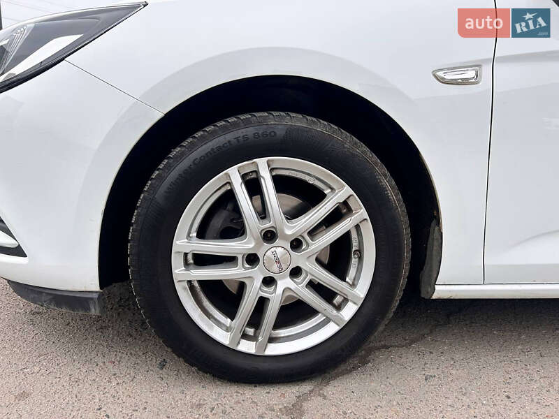 Універсал Opel Astra 2019 в Рівному