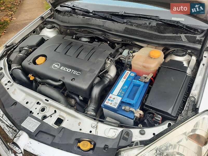 Универсал Opel Astra 2008 в Тысменице