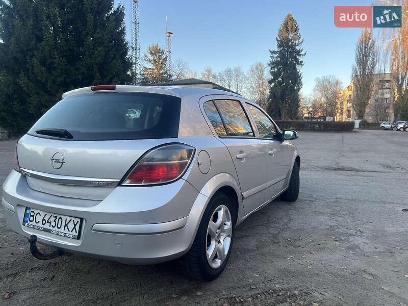 Хэтчбек Opel Astra 2008 в Ровно