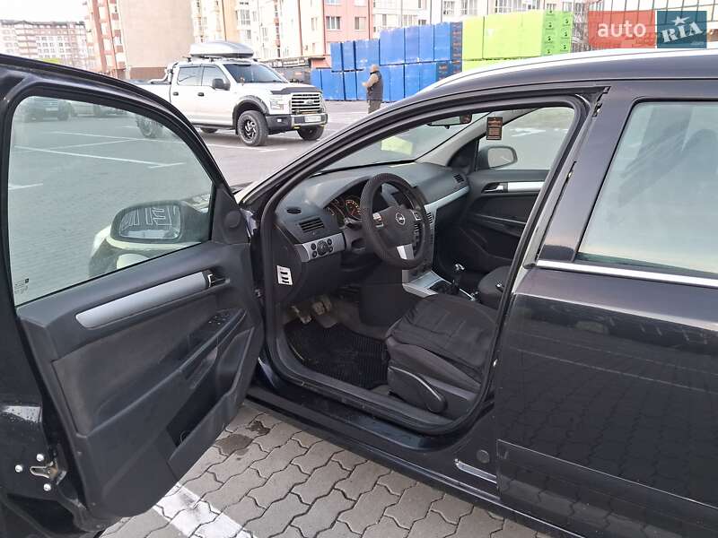 Универсал Opel Astra 2009 в Ивано-Франковске