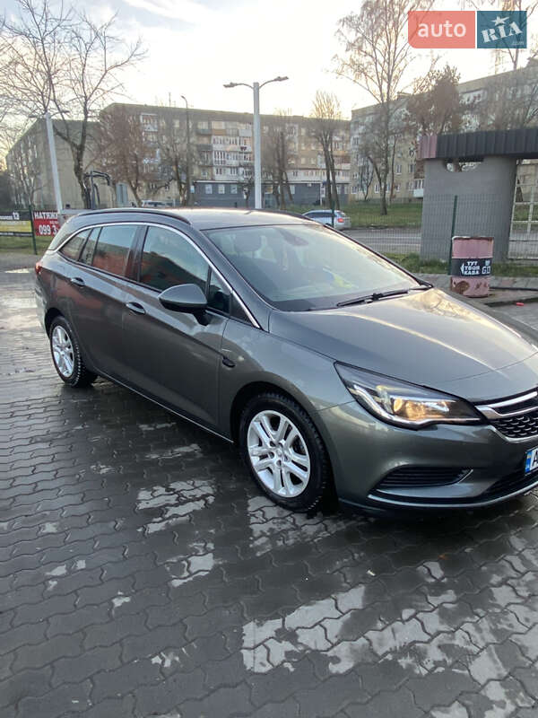 Универсал Opel Astra 2018 в Калуше