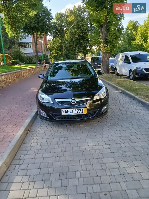 Opel Astra 2011