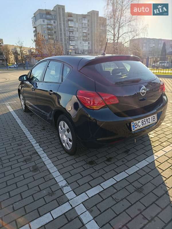 Хэтчбек Opel Astra 2010 в Шептицькому