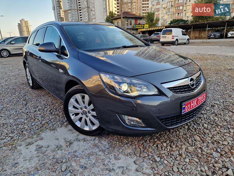 Opel Astra 2012