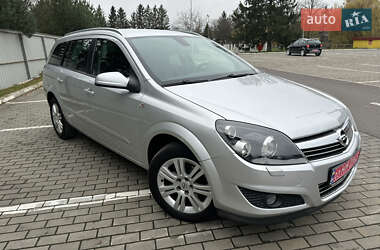 Универсал Opel Astra 2009 в Луцке
