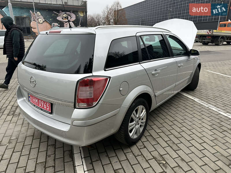 Универсал Opel Astra 2009 в Луцке