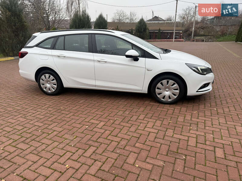 Универсал Opel Astra 2018 в Хмельницком