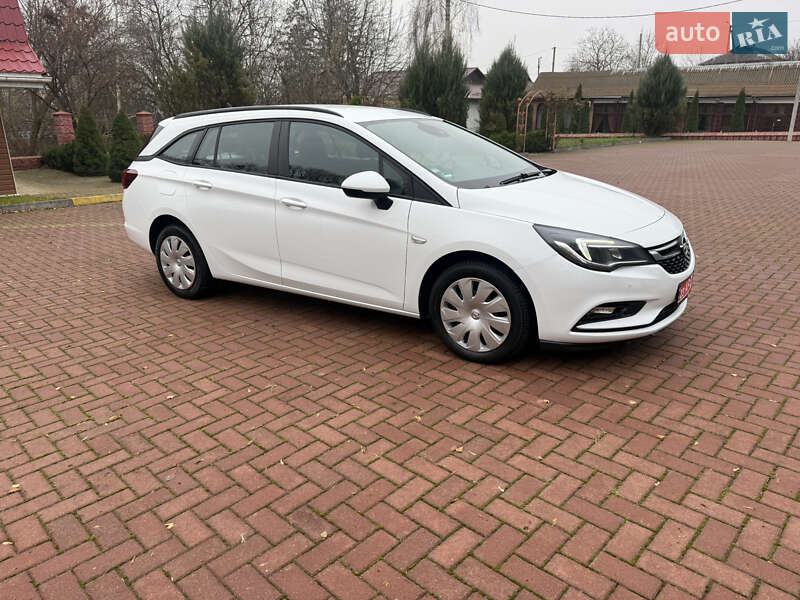 Универсал Opel Astra 2018 в Хмельницком