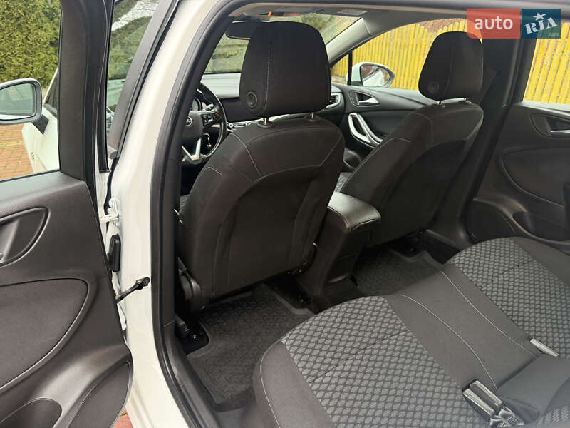 Универсал Opel Astra 2018 в Хмельницком