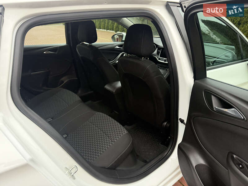 Универсал Opel Astra 2018 в Хмельницком