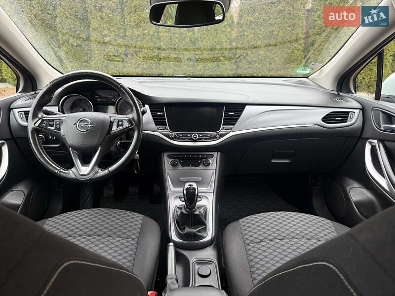 Универсал Opel Astra 2018 в Хмельницком