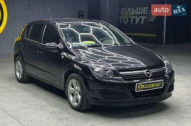 Хэтчбек Opel Astra 2006 в Черновцах