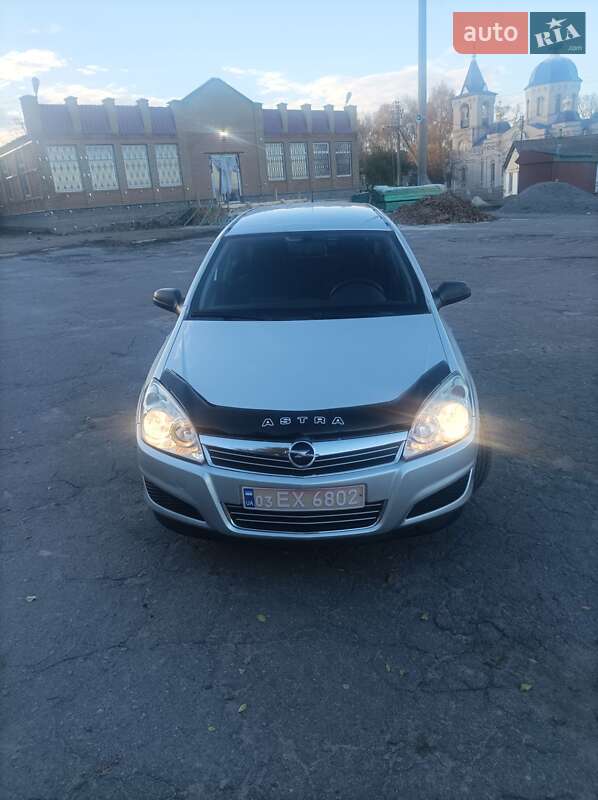 Универсал Opel Astra 2008 в Хороле фото 5 Универсал Opel Astra 2008 в Хороле