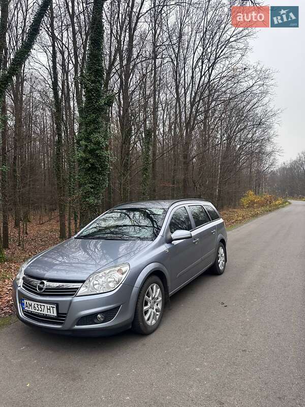 Универсал Opel Astra 2008 в Звягеле