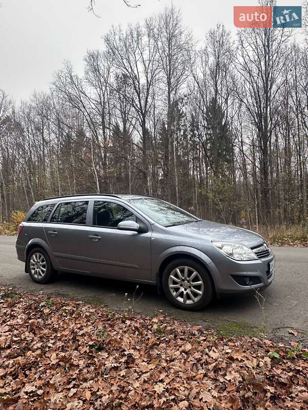 Универсал Opel Astra 2008 в Звягеле
