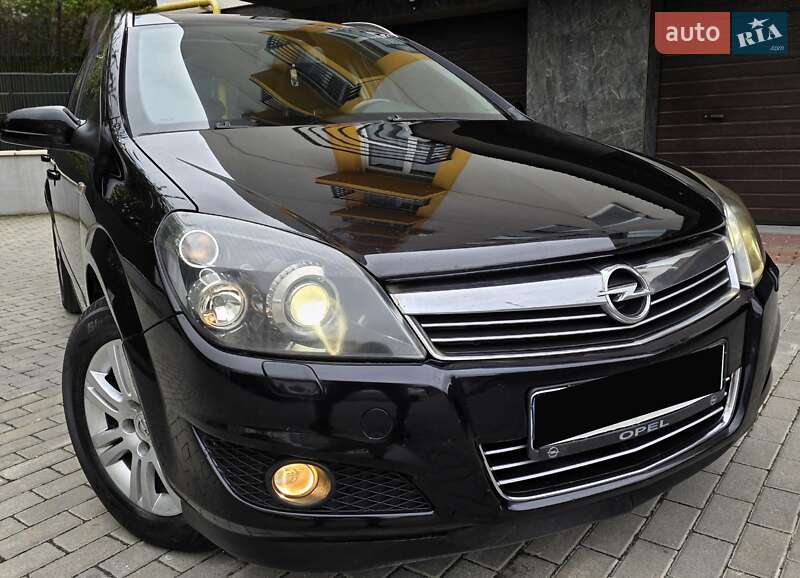 Універсал Opel Astra 2009 в Тернополі