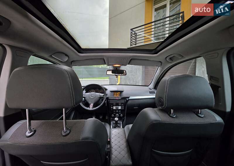 Універсал Opel Astra 2009 в Тернополі