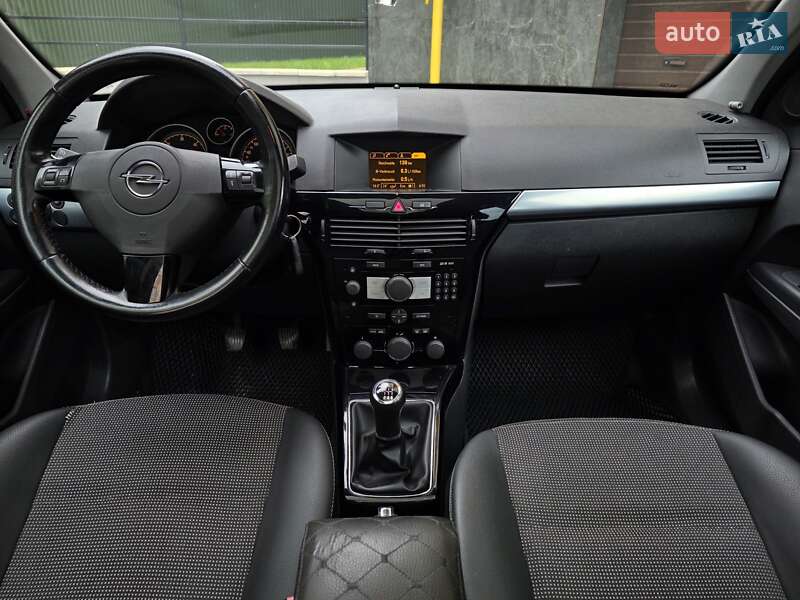 Універсал Opel Astra 2009 в Тернополі