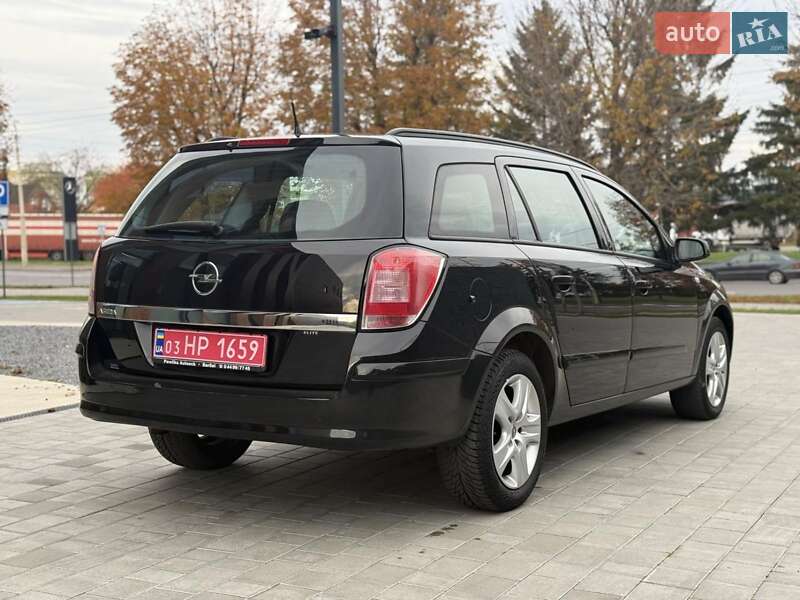 Универсал Opel Astra 2009 в Луцке